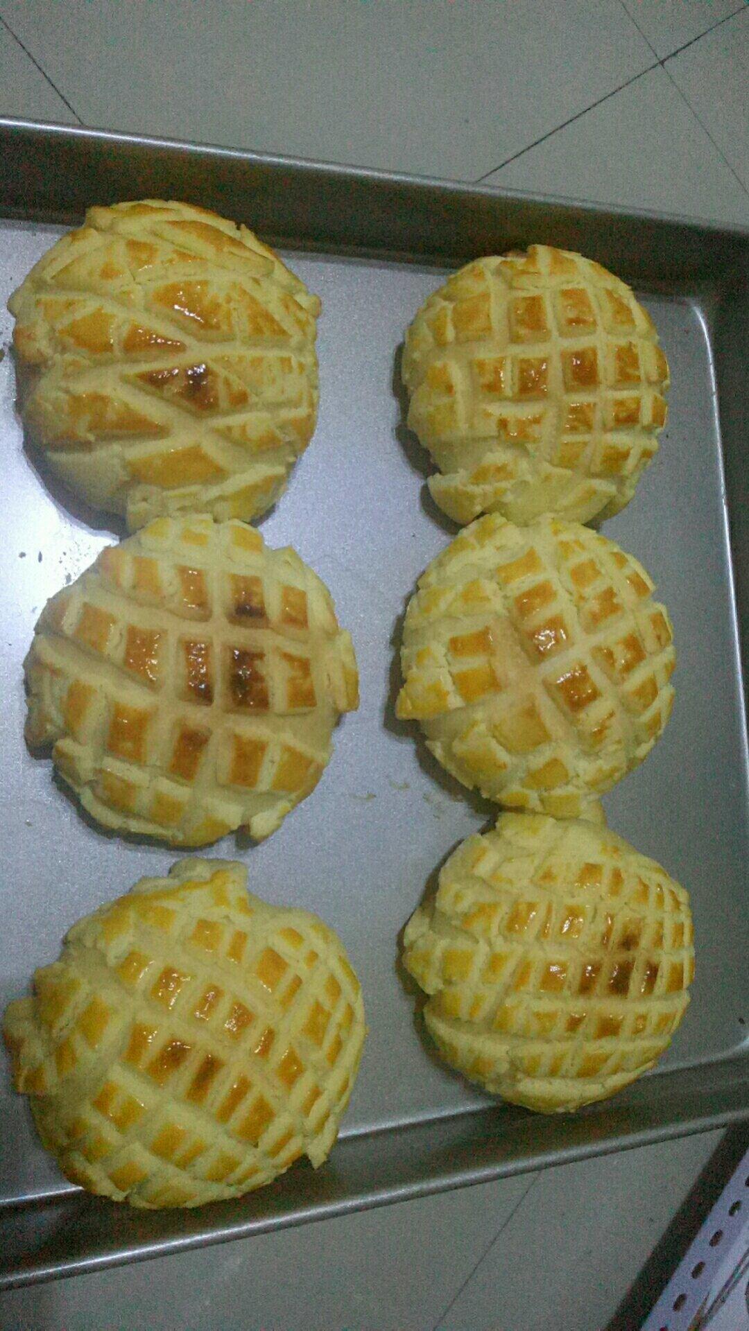 好吃到炸裂的港式菠萝包（附带制作酥皮的小视频）