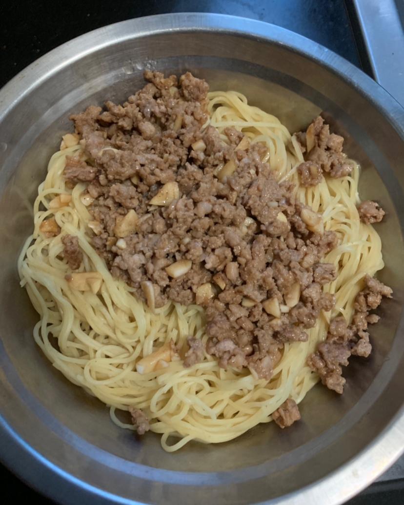 肉末版葱油拌面