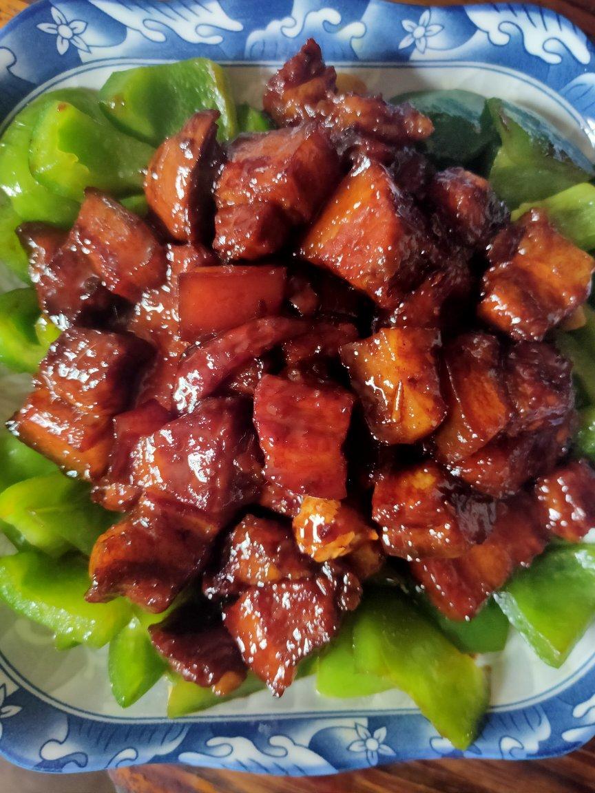 牛腩炒尖椒