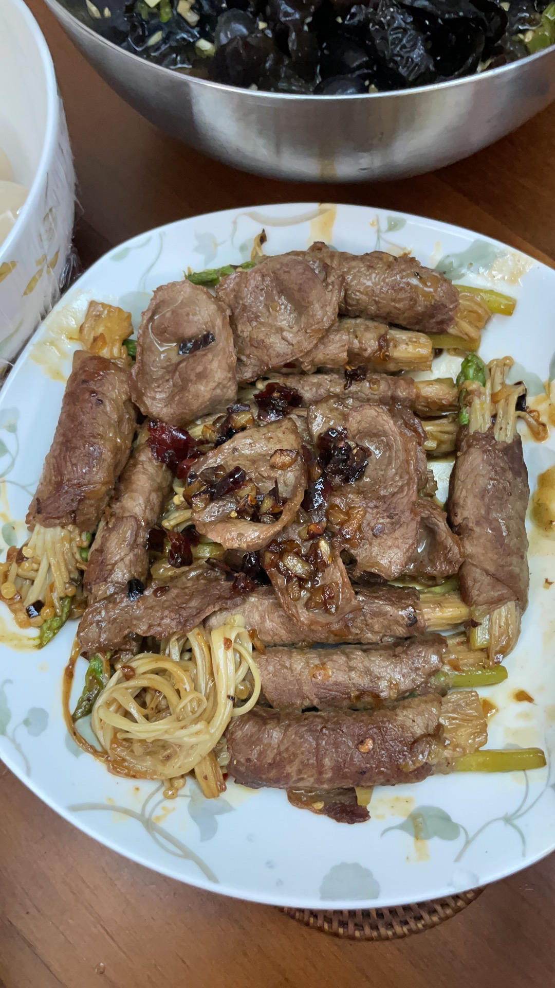 好吃到舔盘的肥牛金针菇卷