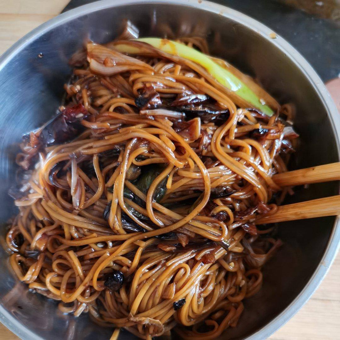 10分钟搞定的一碗葱油拌面