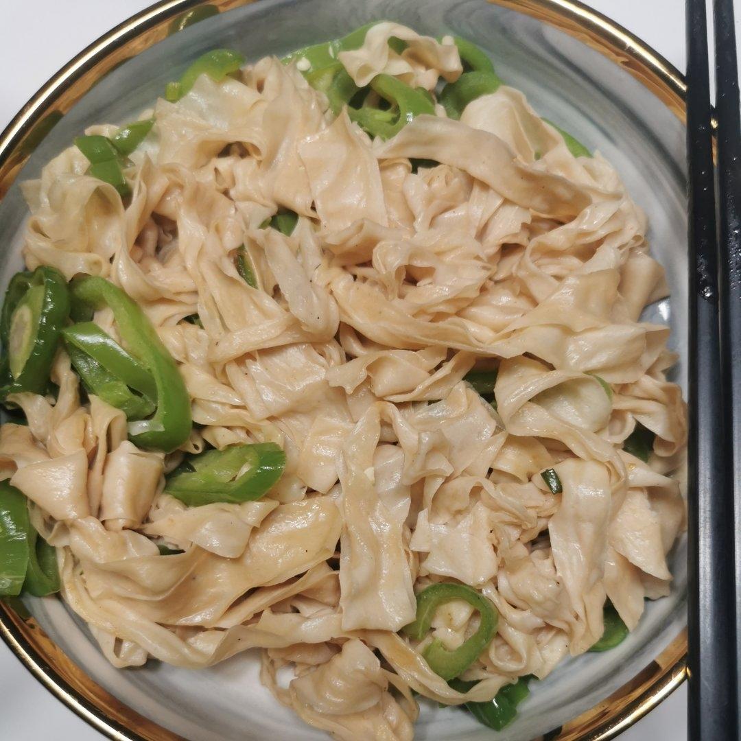 青椒炒豆皮