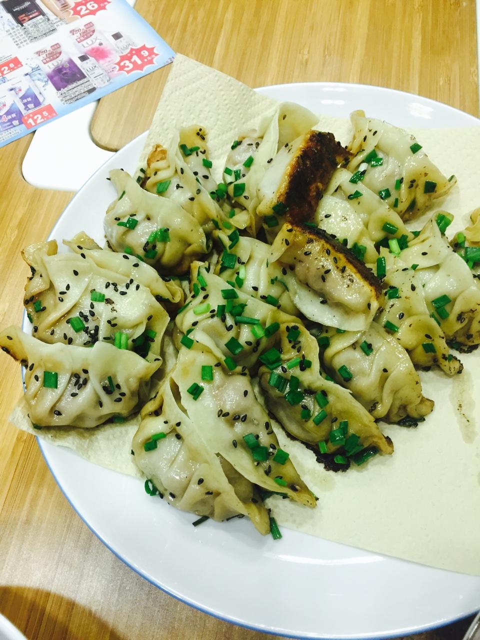 半烫面饺子皮（锅贴、蒸饺、烧卖、剩了还可以烙饼）