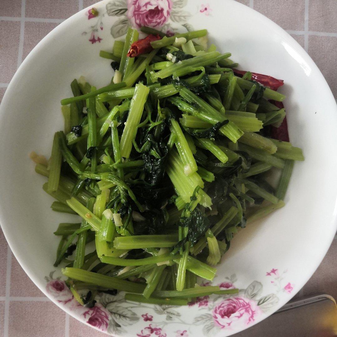 素炒芹菜