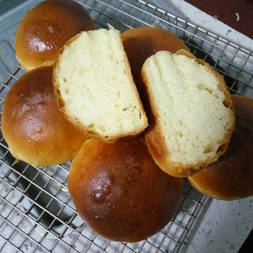 巨蛋牛奶面包