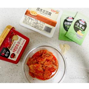 韩式泡菜拉面汤的做法 步骤1