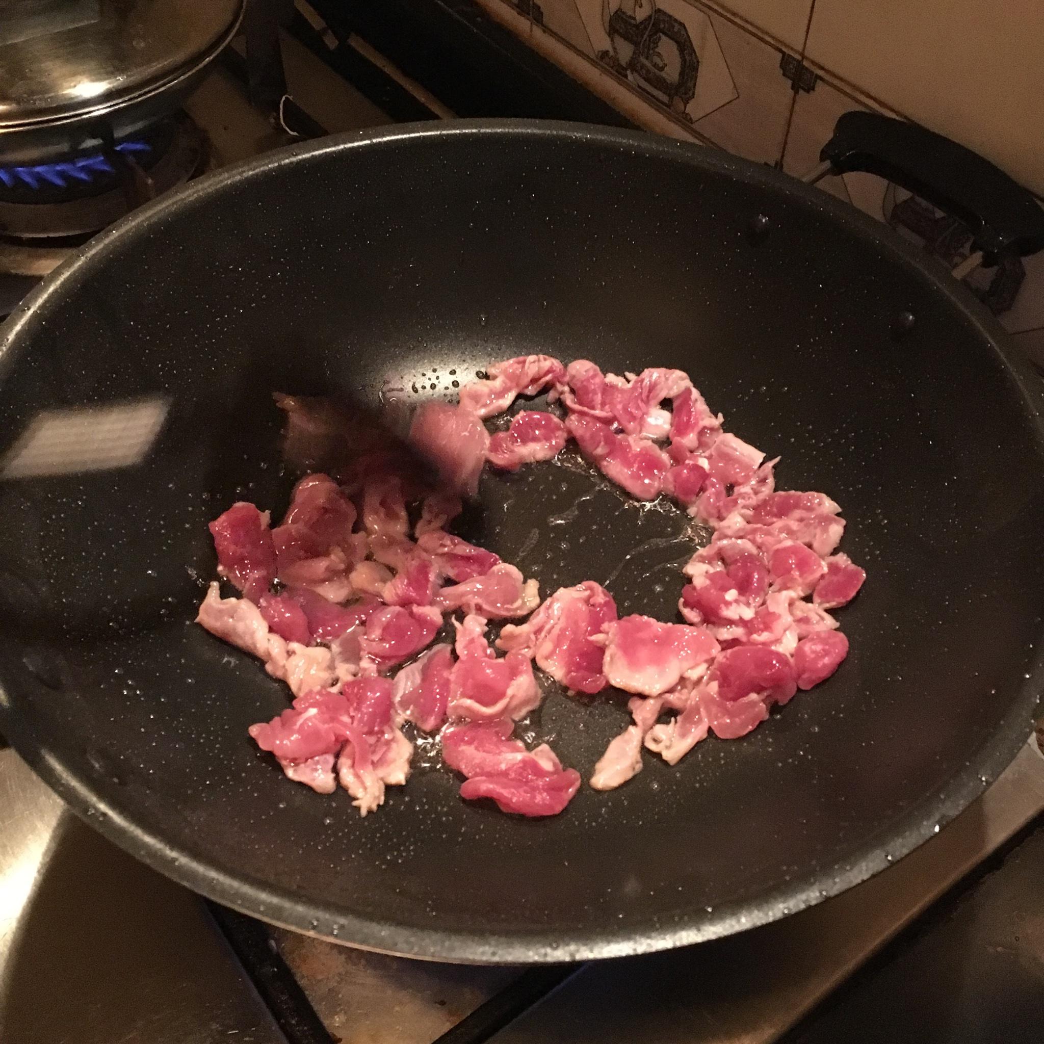 鲜冬菇炒肉的做法 步骤1