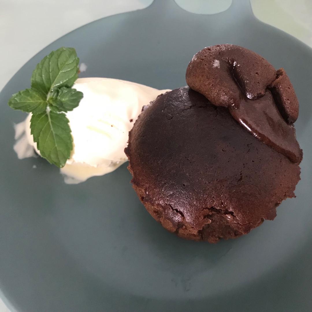 巧克力熔岩蛋糕