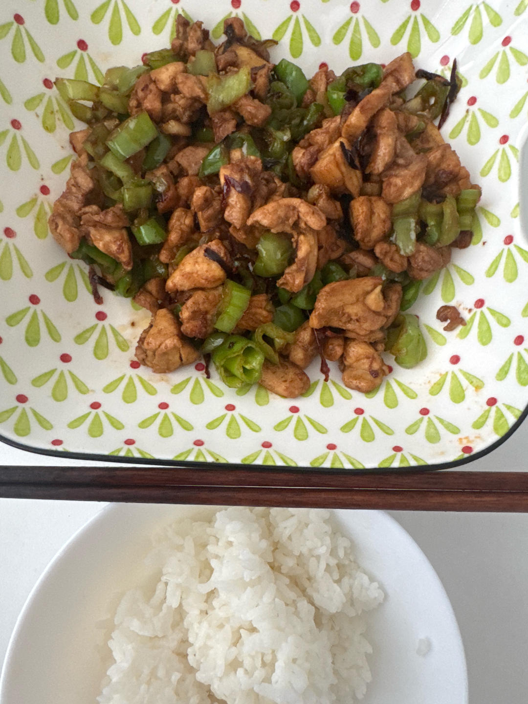 青椒炒鸡丁
