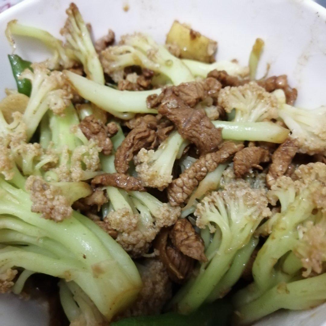 老丁的私房菜-干锅花菜