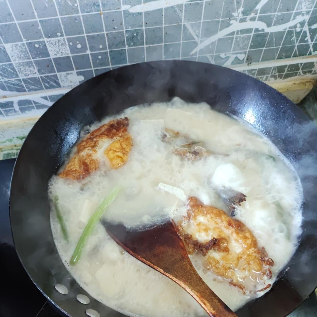📣奶香鲫鱼汤：鱼汤就要这样做❗❗