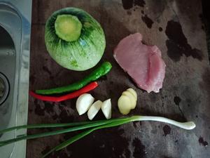 嫩南瓜炒肉丝的做法 步骤1