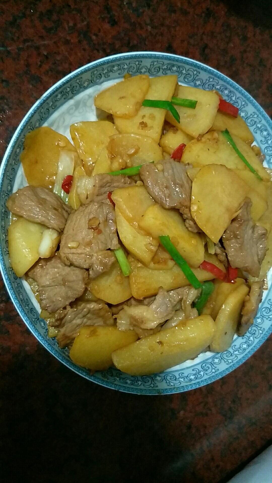 家常土豆炒肉片的做法