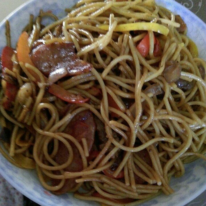 黑椒牛柳炒意面