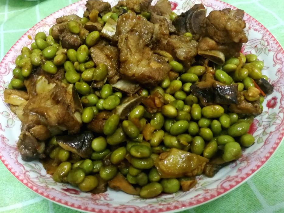 排骨闷青豆的做法