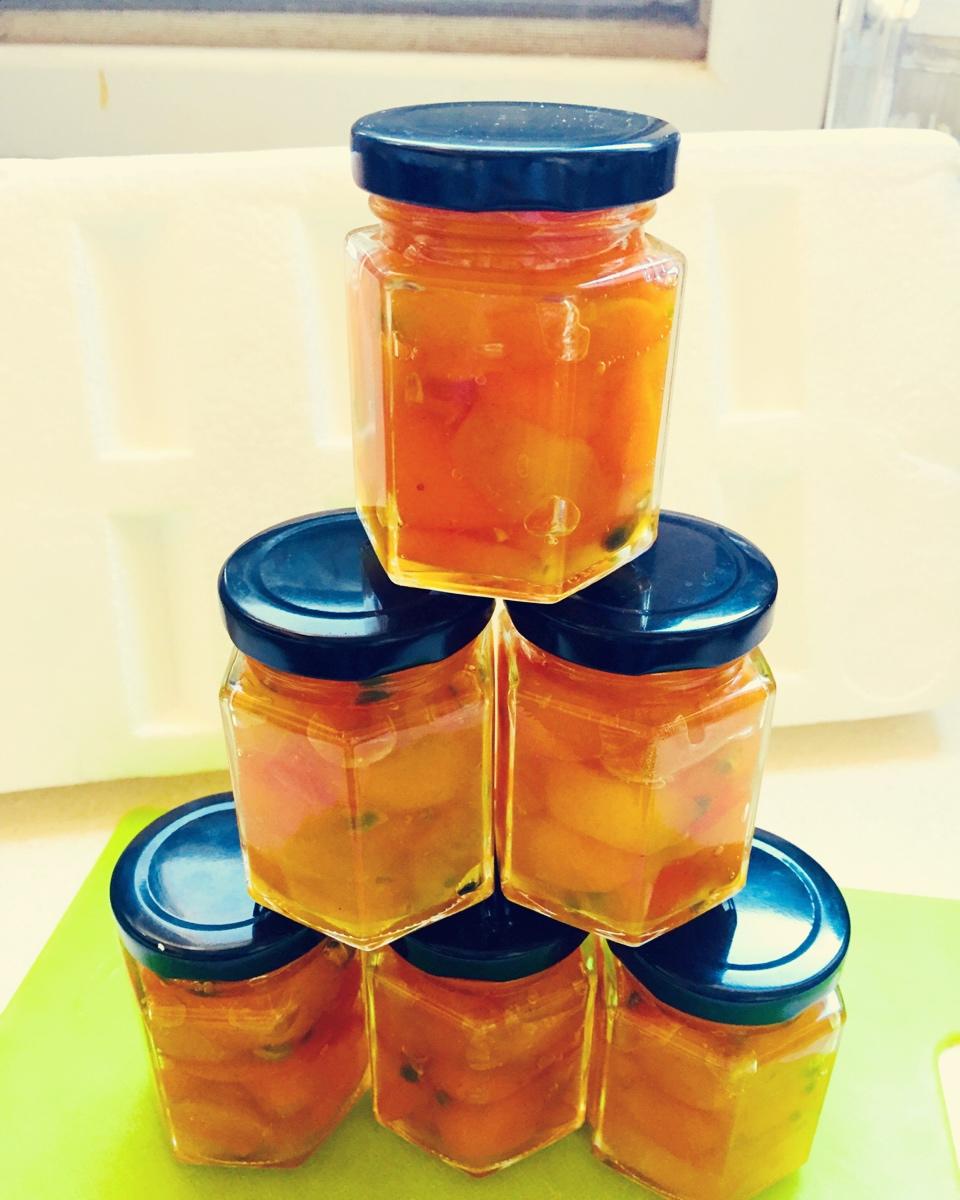 金桔酱润肺止咳化痰疗效好。金桔酱。