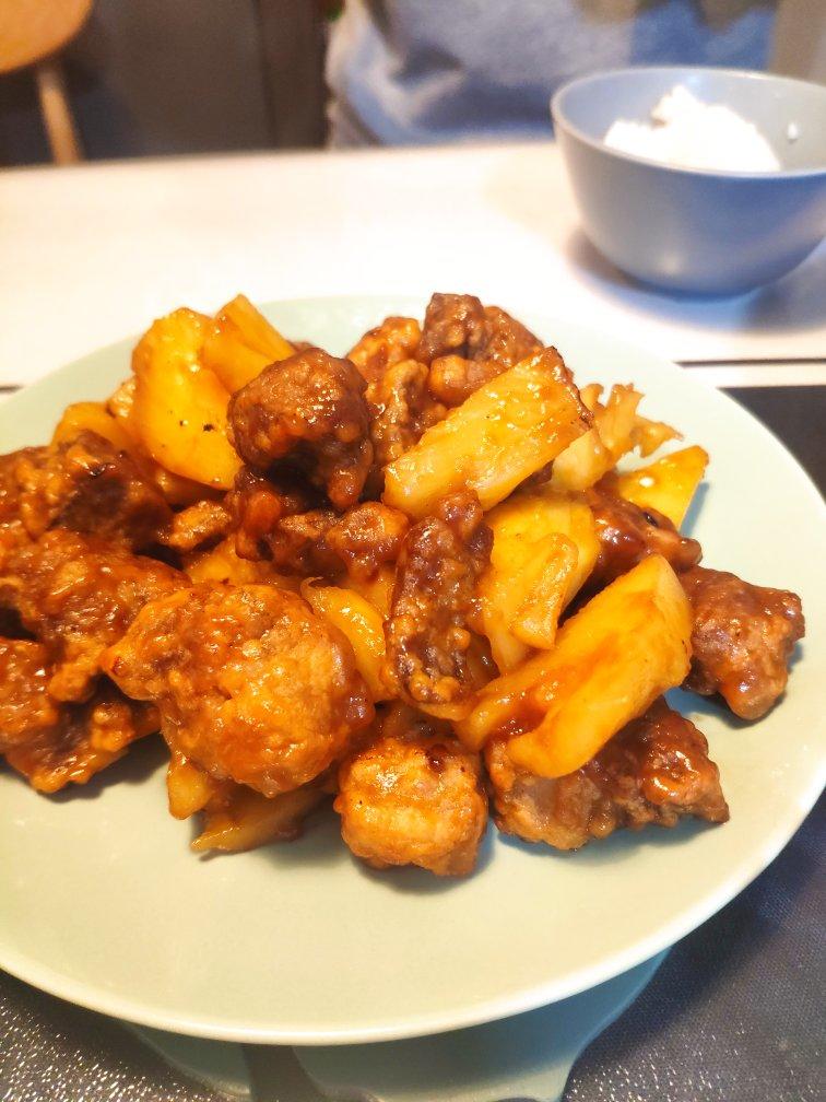 菠萝咕咾肉，咬一口不老的灵魂
