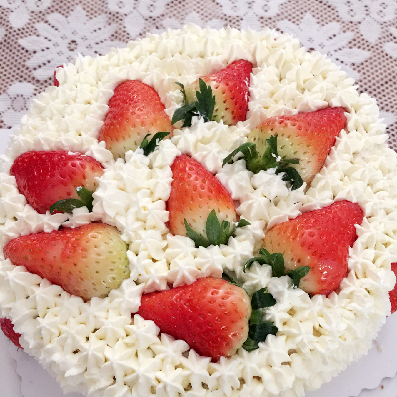 8寸戚风水果奶油蛋糕