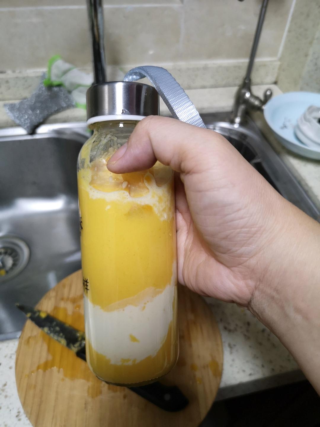 最简单的夏日凉品芒果奶昔