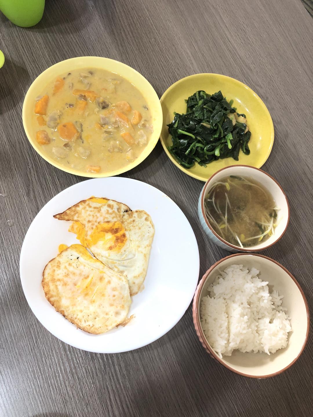 椰汁南瓜芋頭/薑汁菠菜/海帶豆芽面豉湯