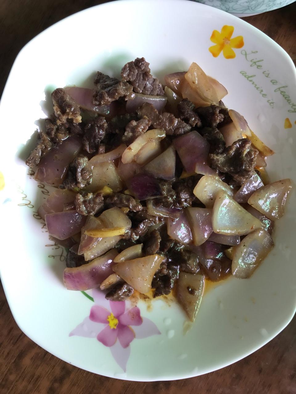 洋葱炒牛肉