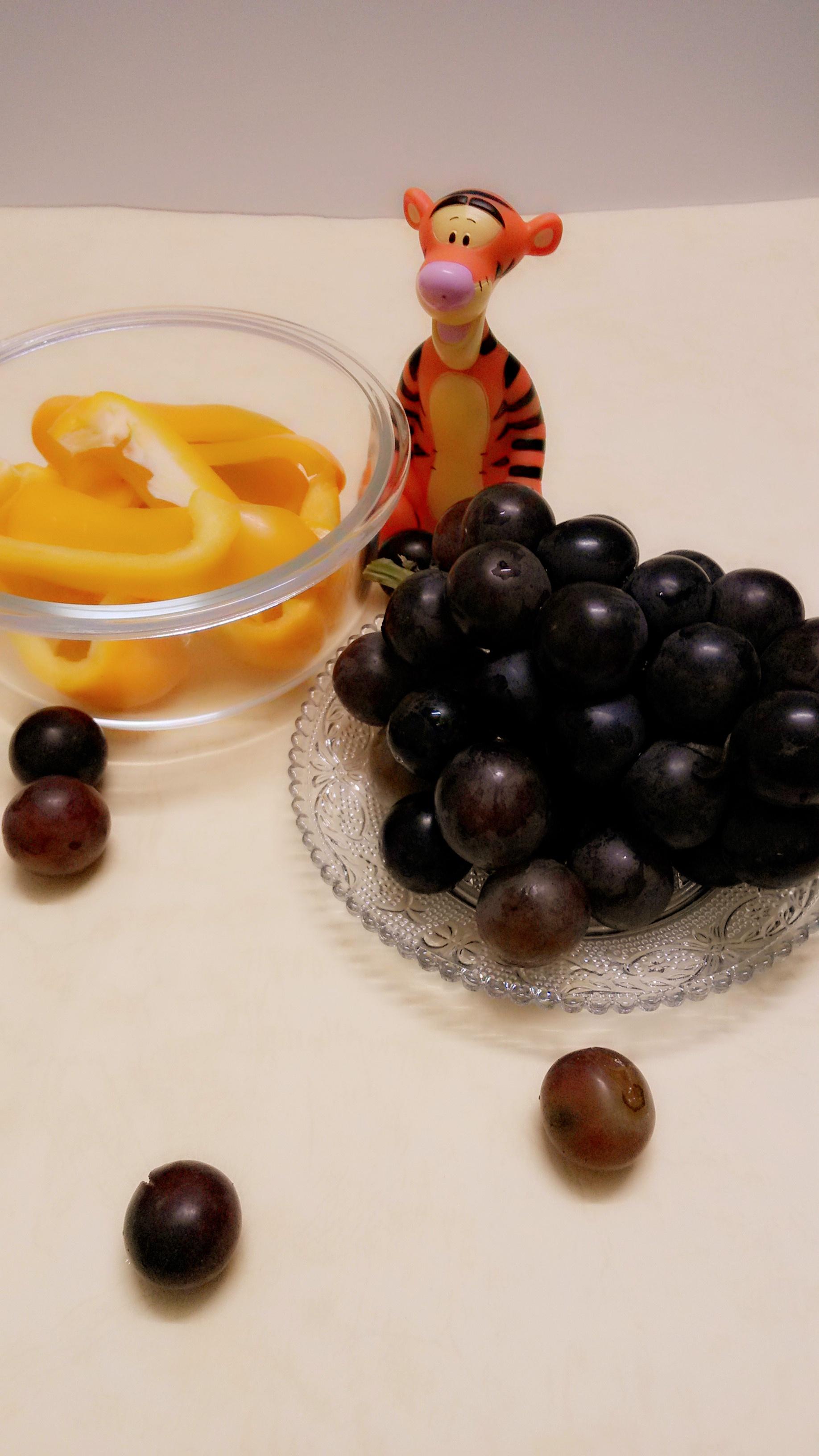 夏日瘦——甜椒葡萄的做法 步骤1
