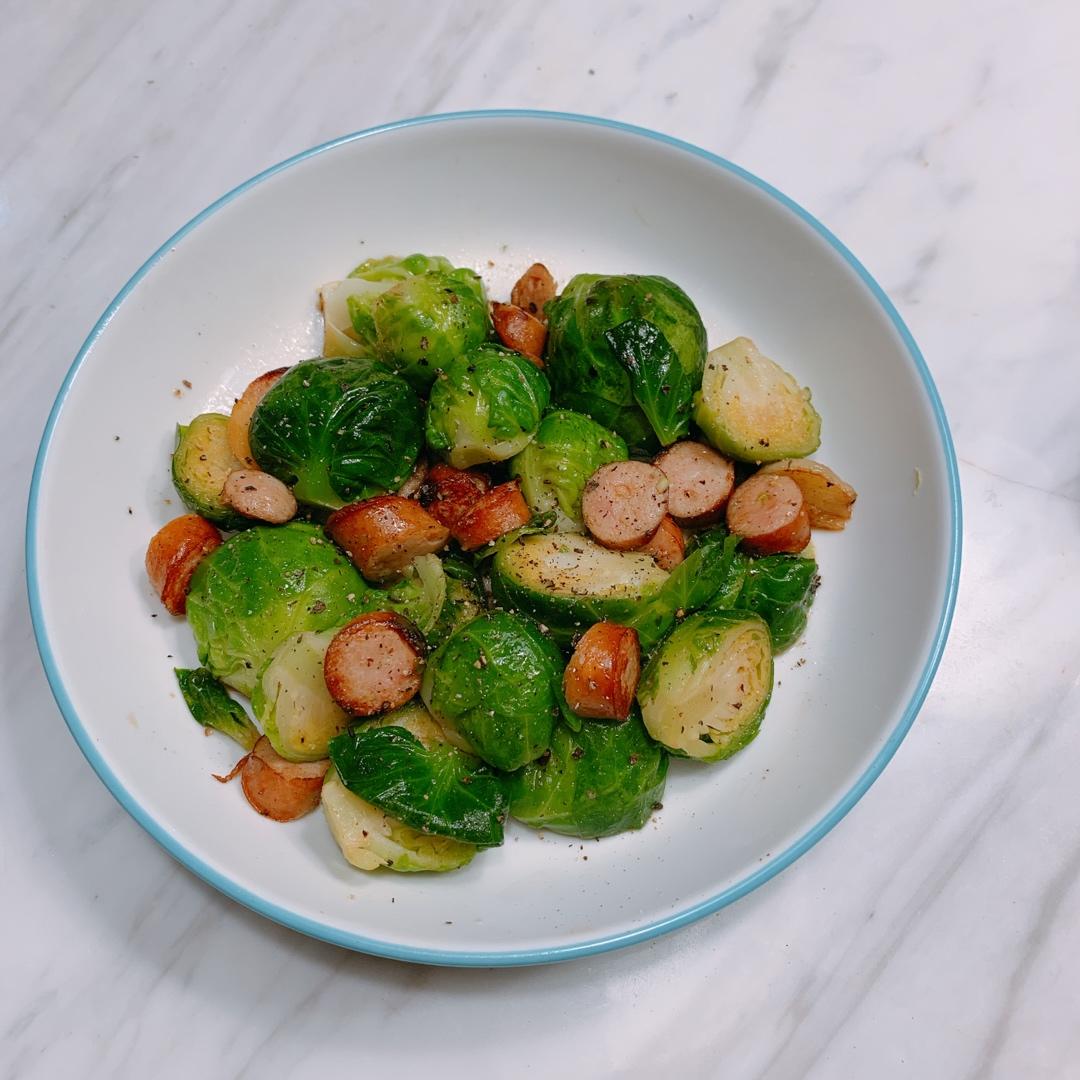 适合闺蜜聚会的小菜：黄油风味培根炒孢子甘蓝