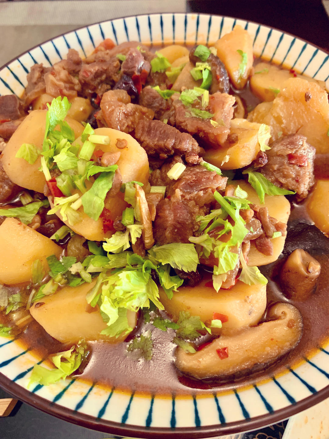 香菇土豆烧牛腩