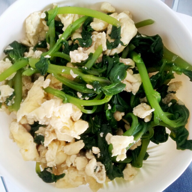 菠菜炒鸡蛋