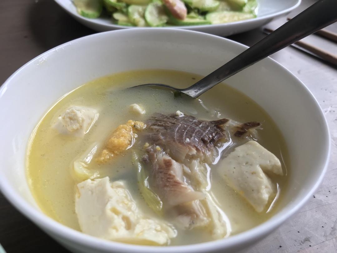 鲫鱼豆腐汤