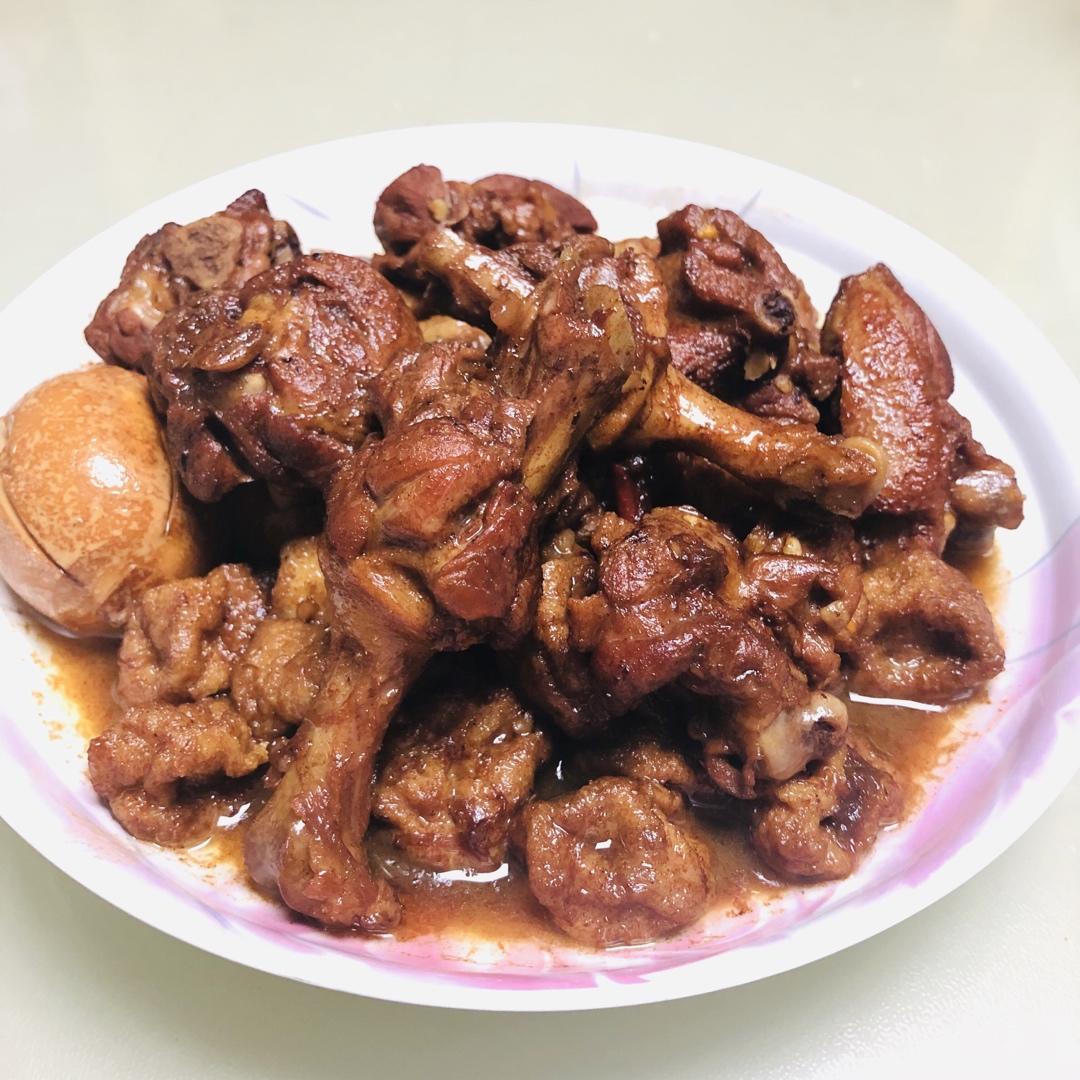 红烧鸭腿（不焯水，只放八角、酱油、盐、糖）