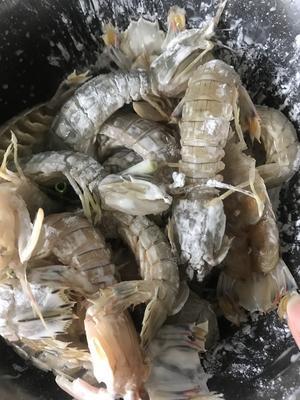 比清蒸更入味的😋椒盐皮皮虾🦐的做法 步骤3