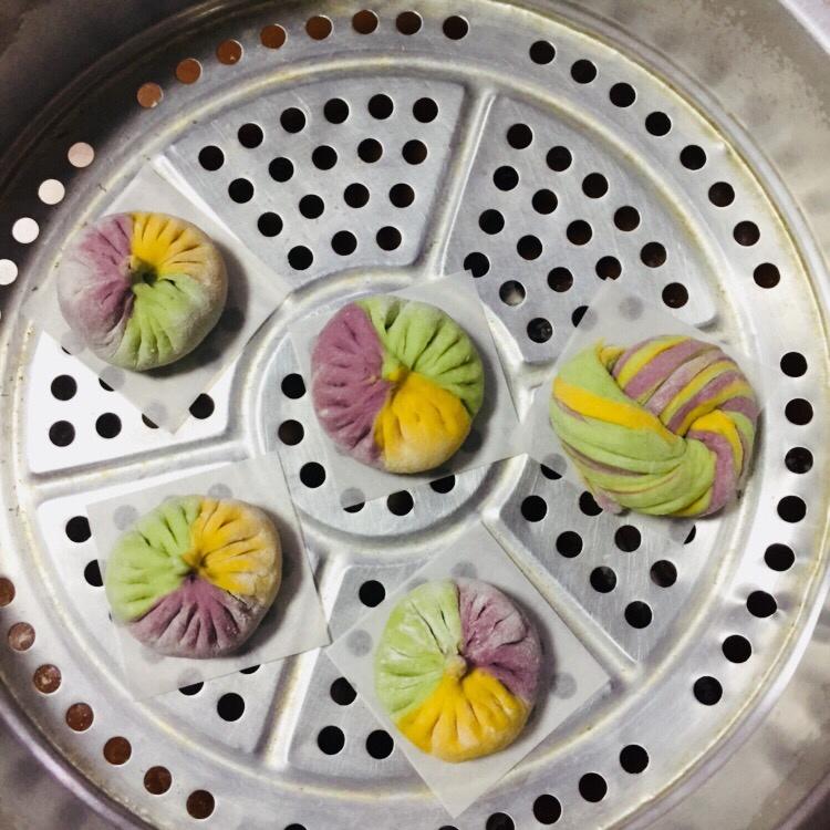 漂亮的提褶包子