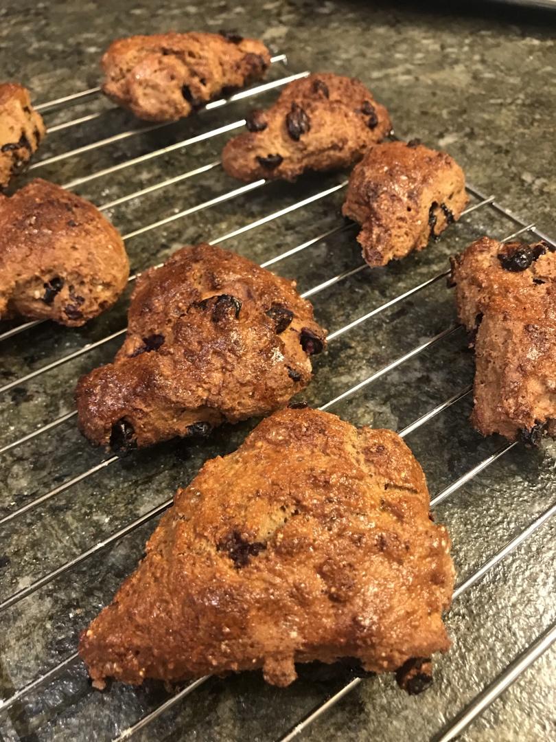 黑莓全麦早餐司康丨健康·烘焙<好好吃饭2>