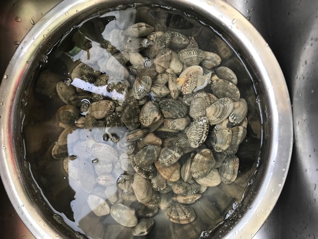 蒜香炒花甲