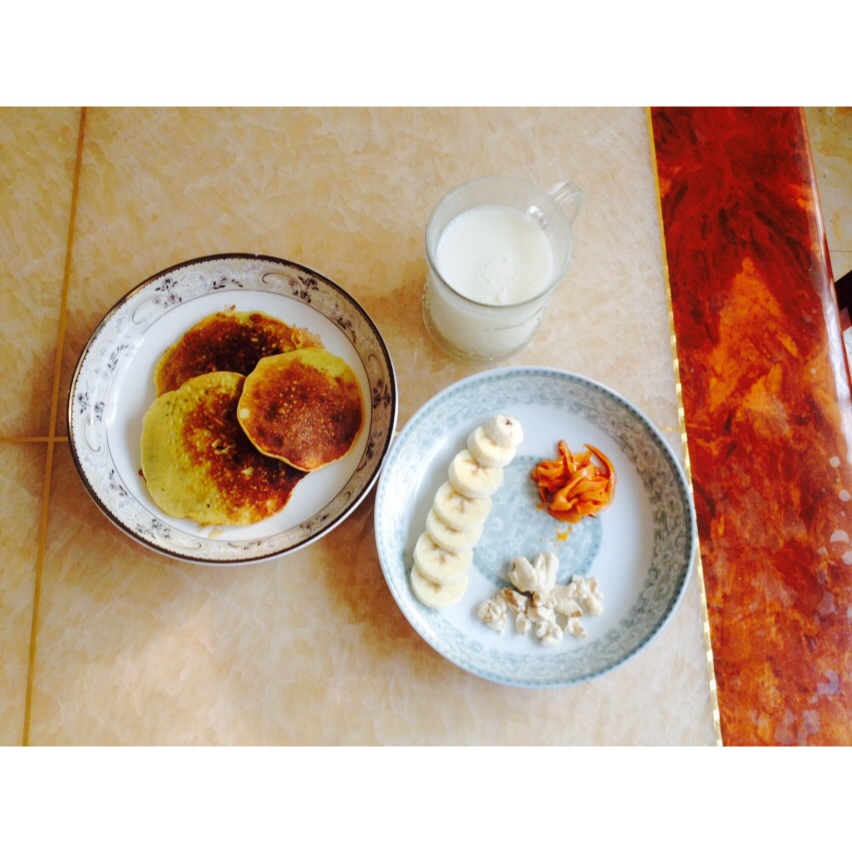 【减脂早餐】无油香蕉松饼（超简单）