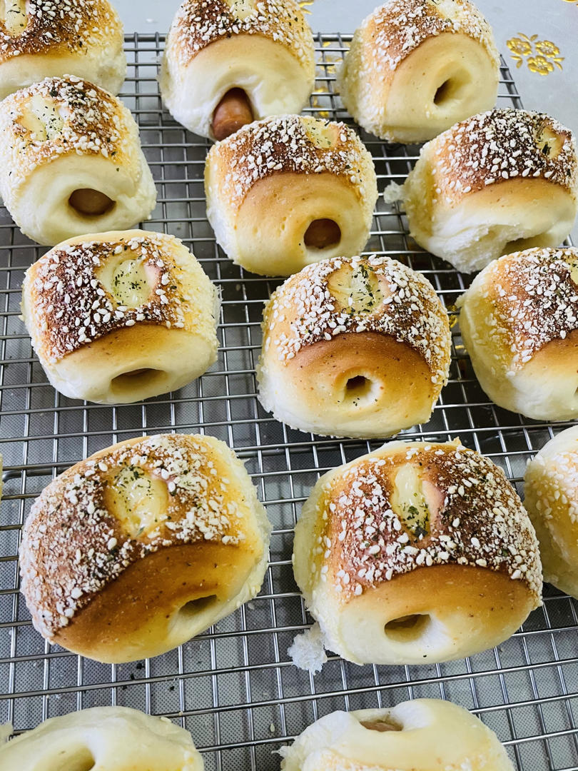 小可爱系列--迷你芝士肠仔包