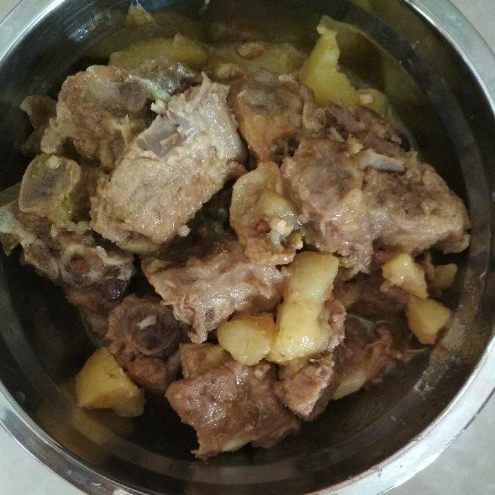 土豆炖排骨