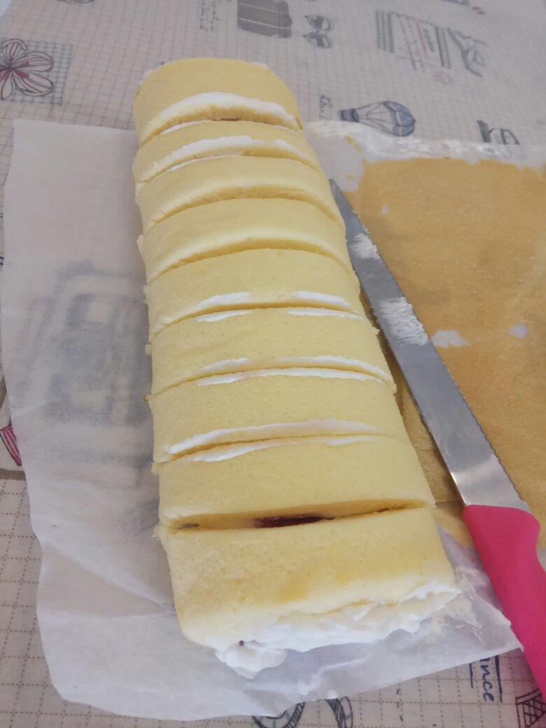 《Tinrry下午茶》教你做基础原味蛋糕卷