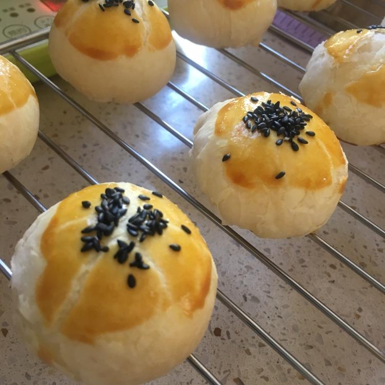 一点不腻，放几天都酥掉渣的蛋黄酥（适应于热天）