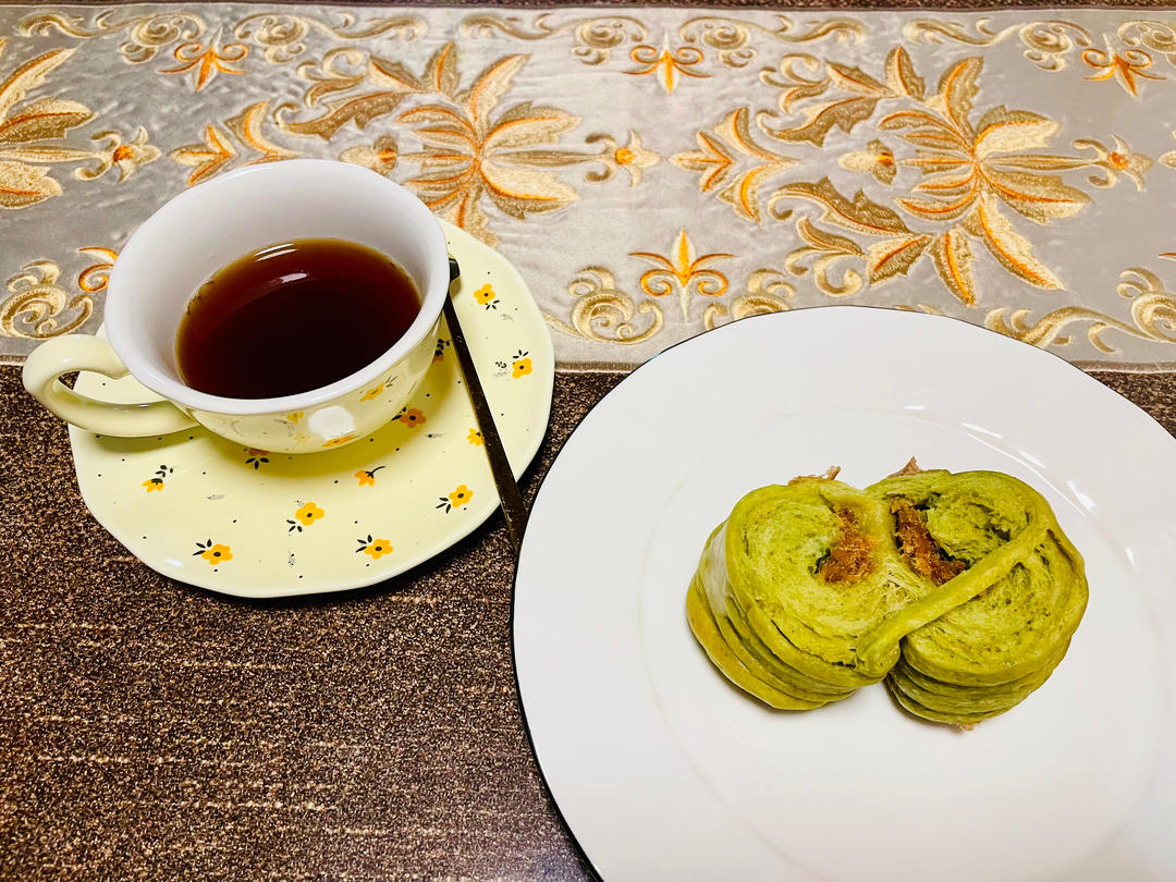 毛线香葱肉松小餐包