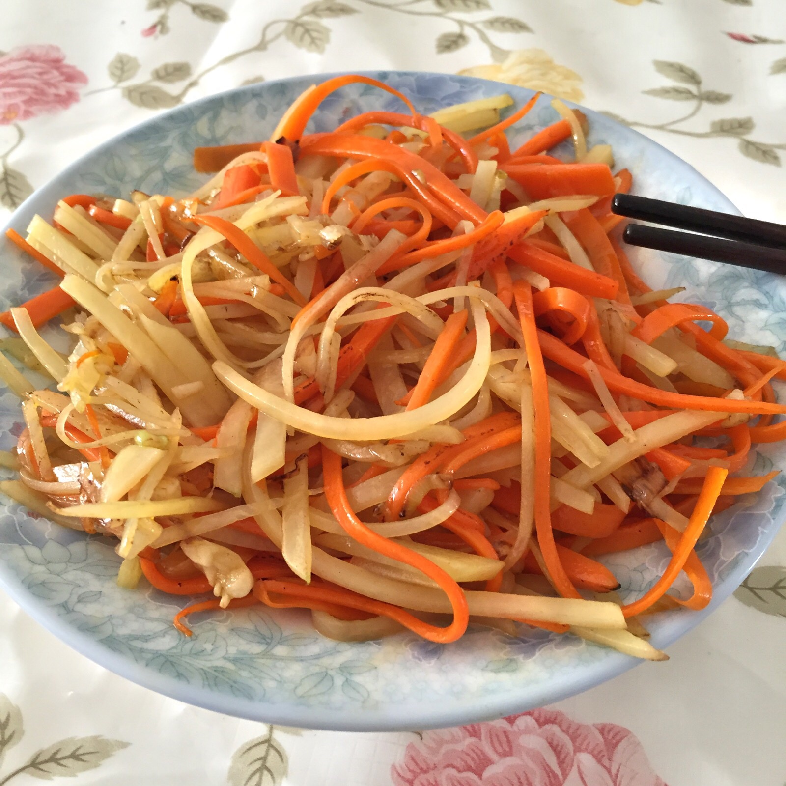 炒胡萝卜土豆丝