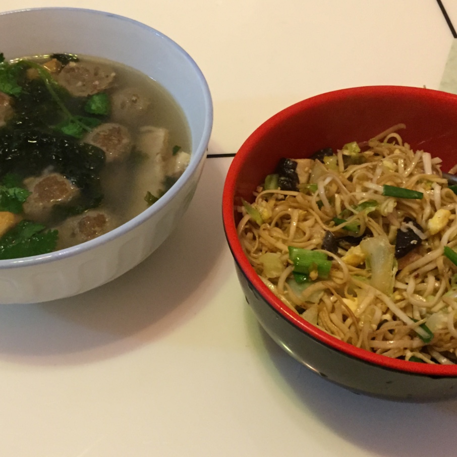 家常炒面：簡單、快捷，美味。