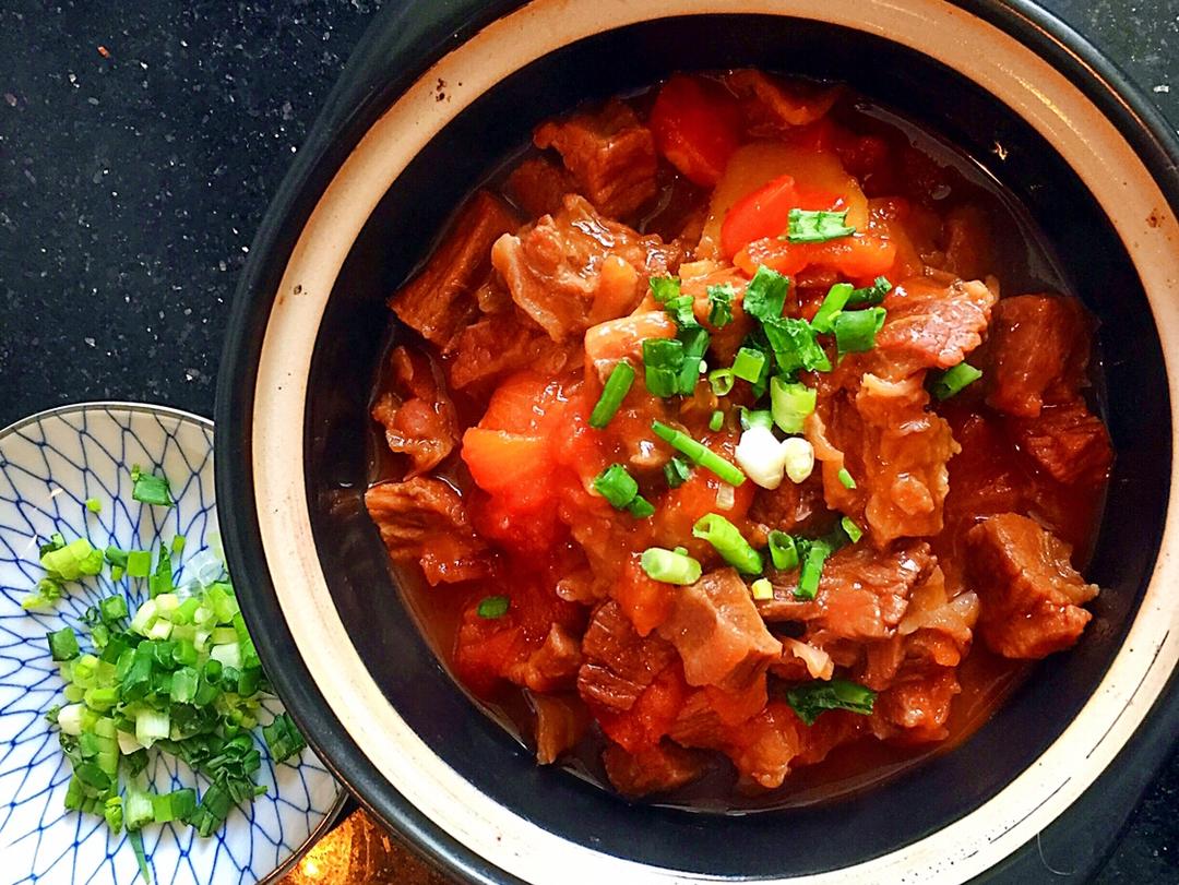 番茄炖牛腩煲的做法