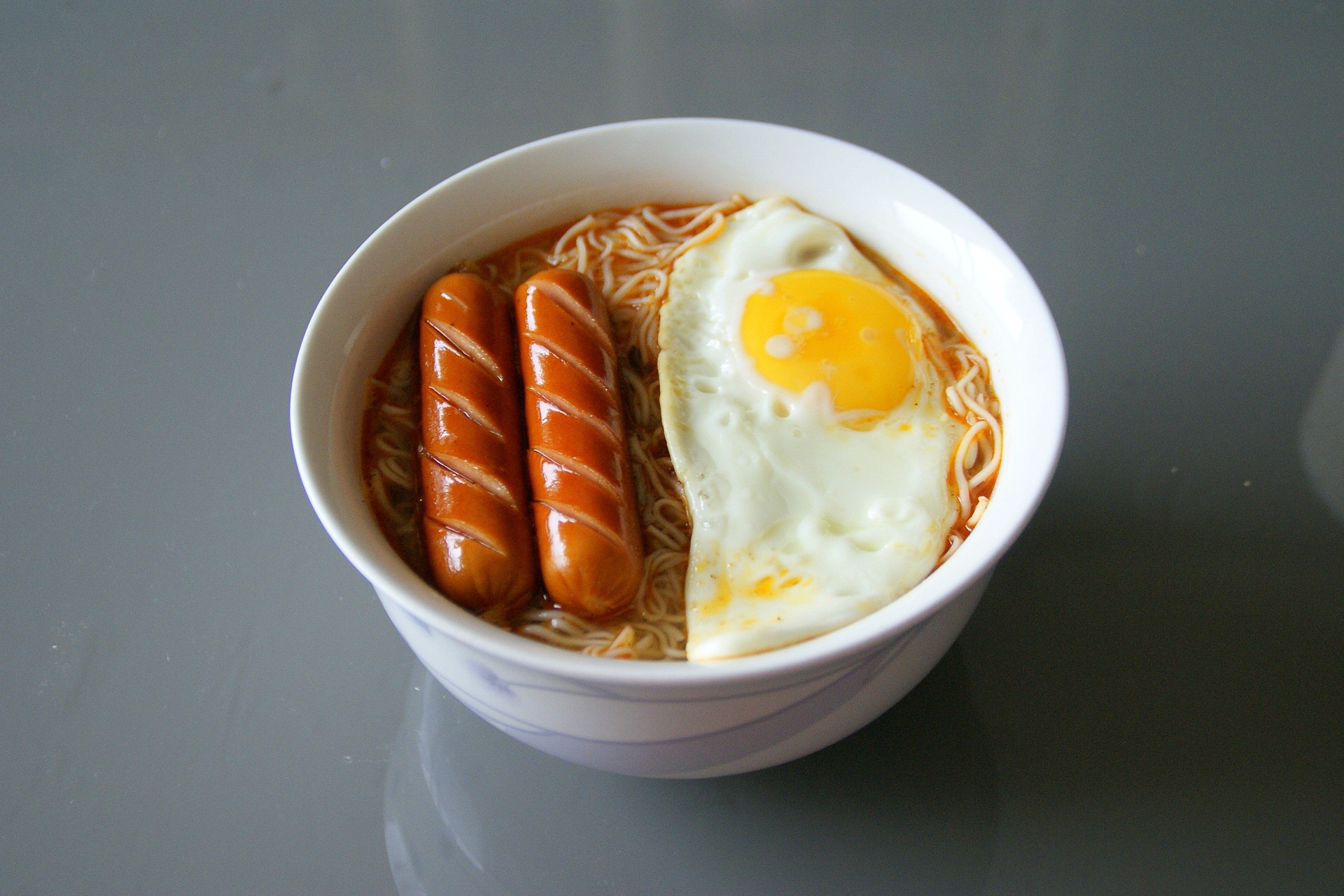 香肠鸡蛋面
