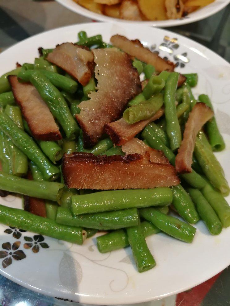 腊肉炒豆角