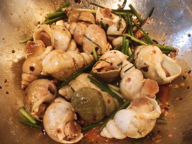 熊熊白白-香葱豆豉辣酱炒海螺的做法