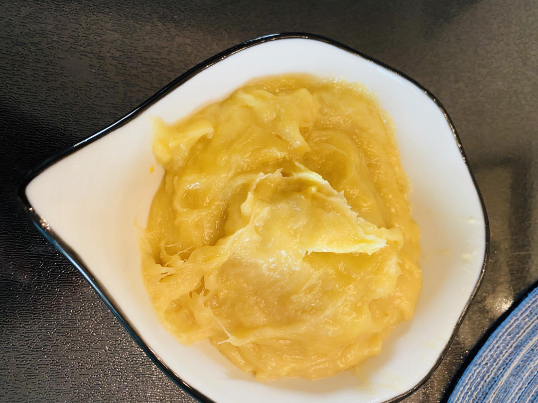 两面酥脆的快手榴莲酥(蛋挞皮版)好吃爆了！步骤详细