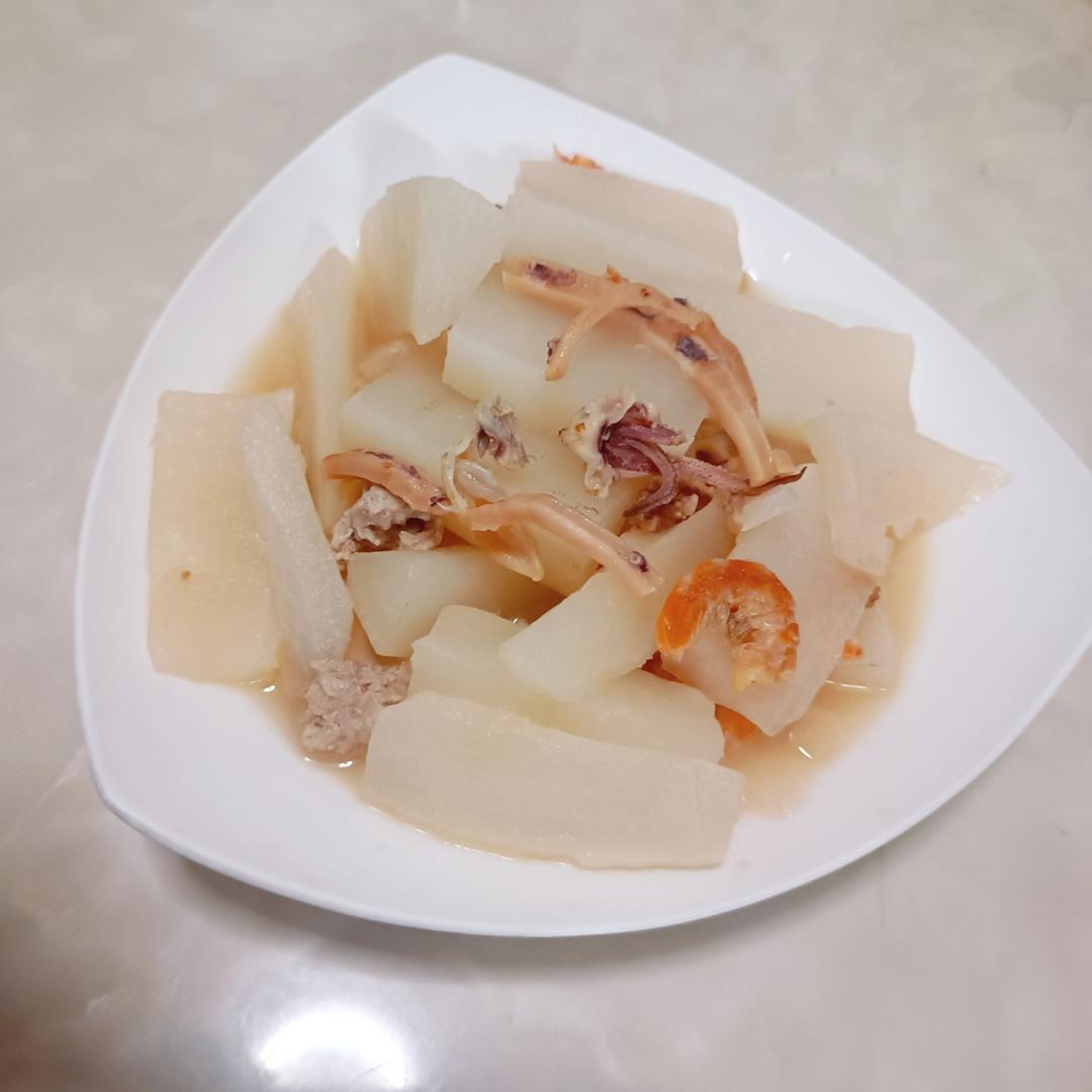 鱿鱼萝卜汤