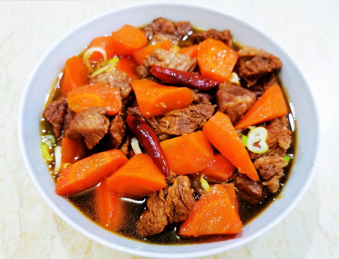 2020-08-22 19:50:53赞胡萝卜炖牛肉生姜,冷水,牛腩,胡萝卜